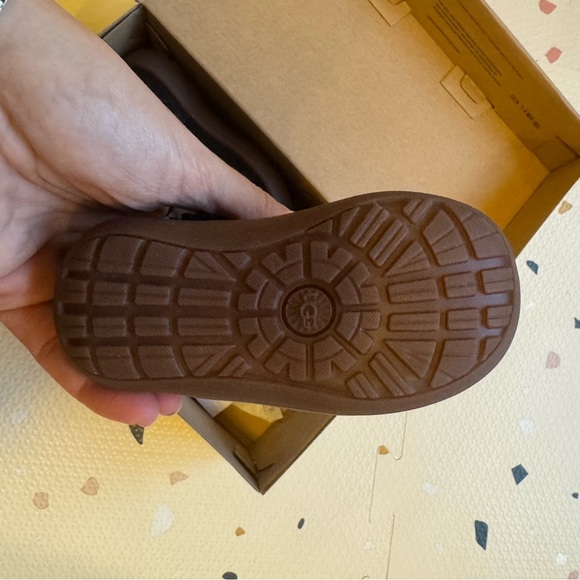 UGG Keelan Boots Size 5 - Picture 3 of 10